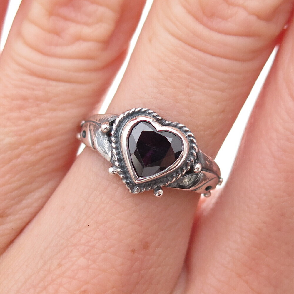 925 Sterling Silver Vintage Real Amethyst Heart Oxidized Ring Size 6.5